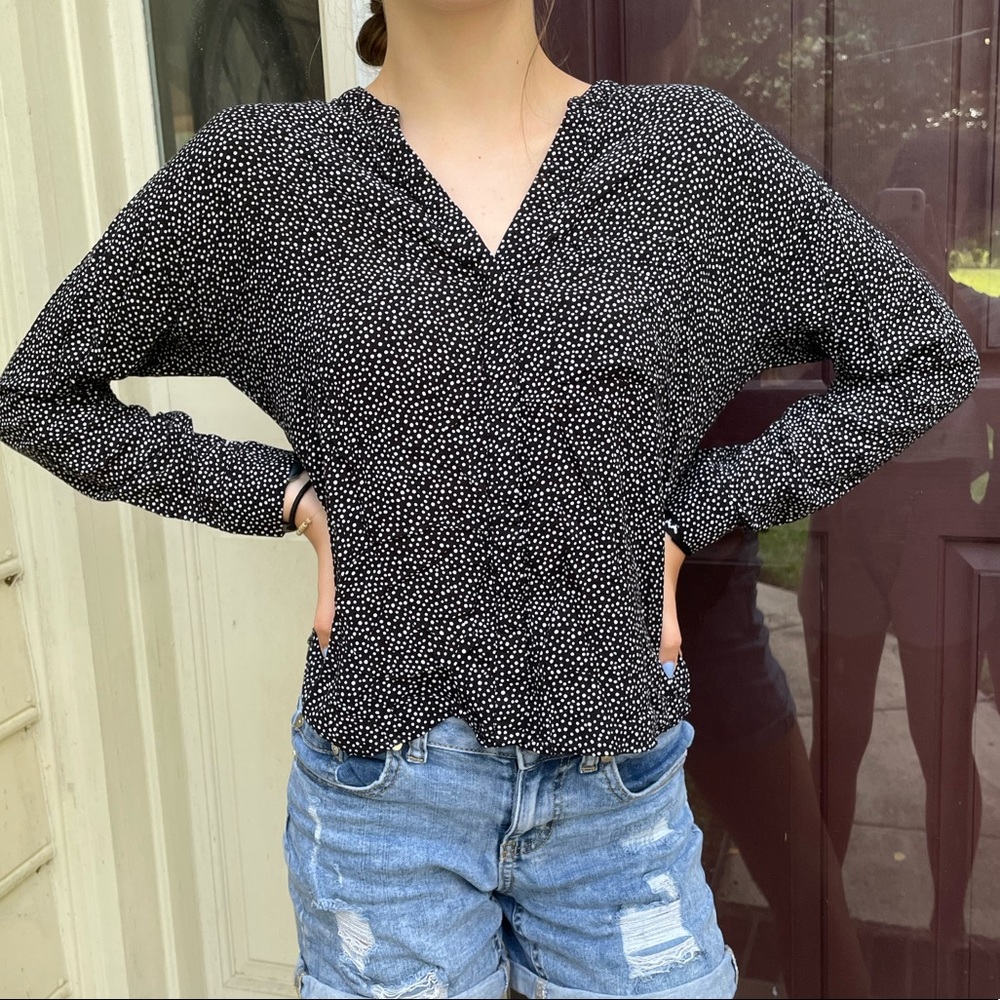 Old Navy black and white shirt